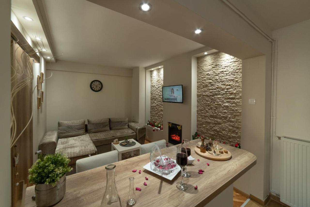 Gold Apartman Vrsac Buitenkant foto