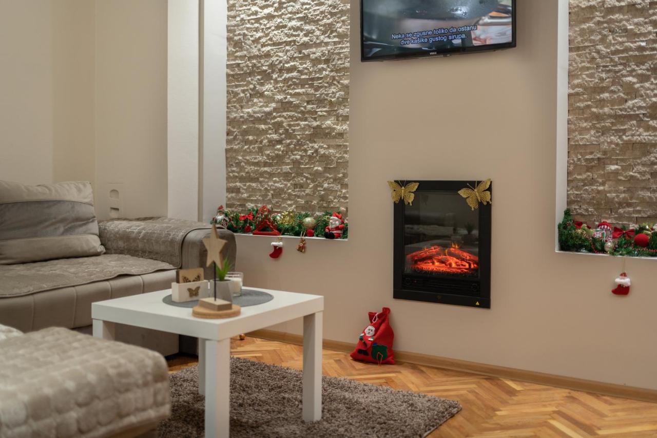 Gold Apartman Vrsac Buitenkant foto