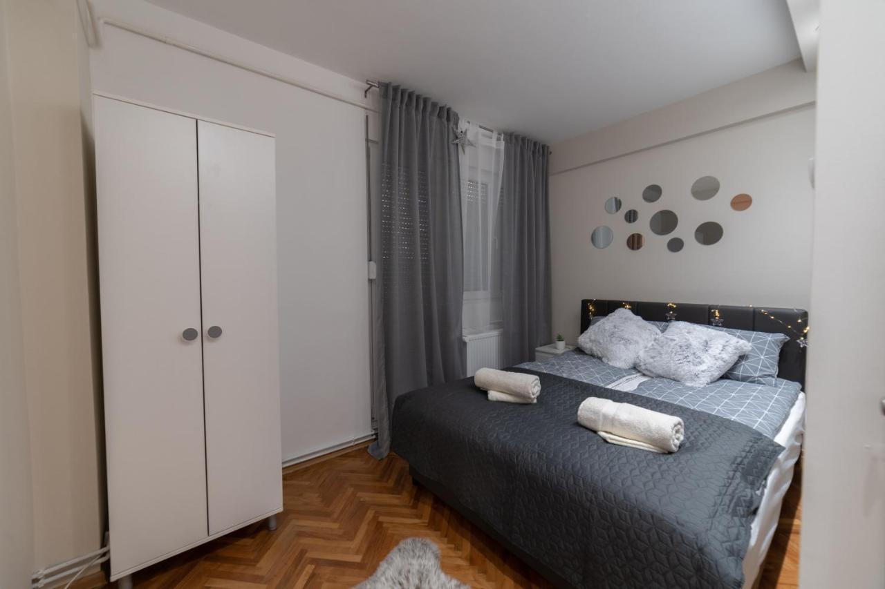 Gold Apartman Vrsac Buitenkant foto